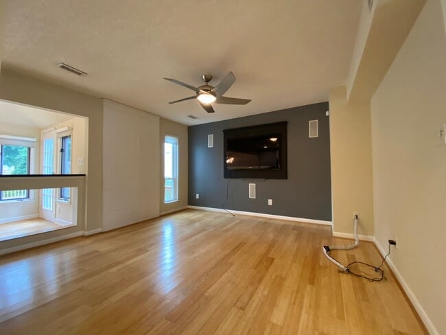 Building Photo - SHADOWLAWN HEIGHTS