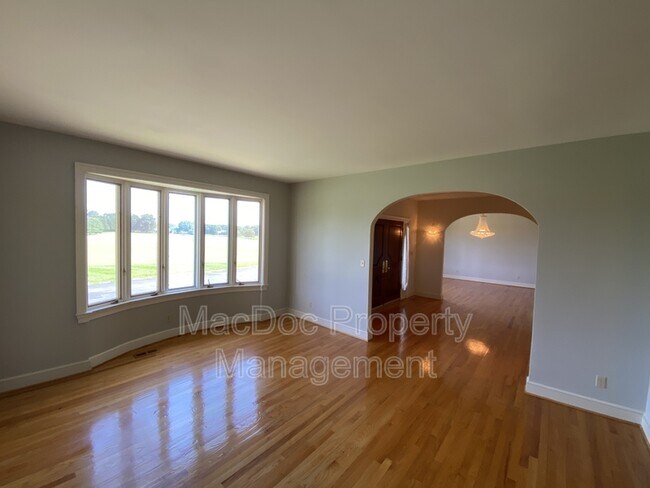 Building Photo - 11225 N Club Dr