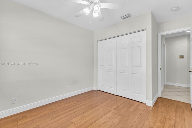 Building Photo - 1579 Banyan Way