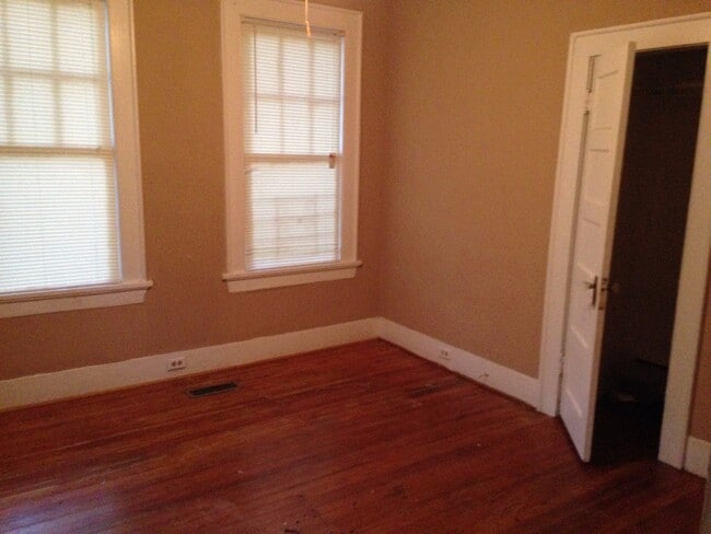 Building Photo - 2960 Pierpont Ave