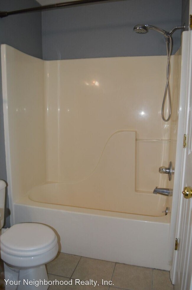 Building Photo - 1 br, 1 bath House - 122 Whalen Ave. #22