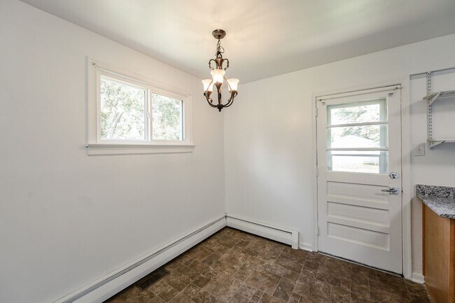 Building Photo - 9507 Stockbridge Dr