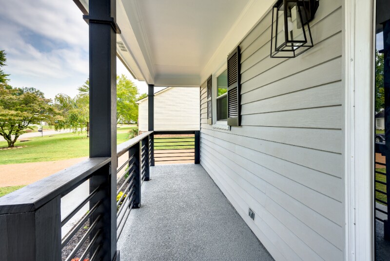 Building Photo - 520 Riverview Dr