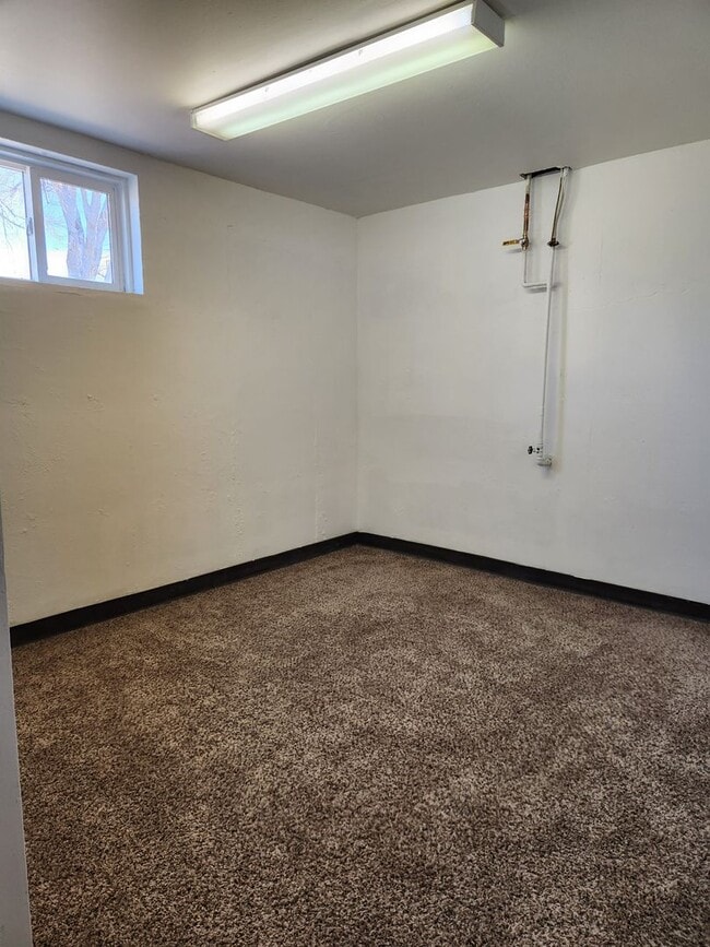 Building Photo - Great home in very desired area!