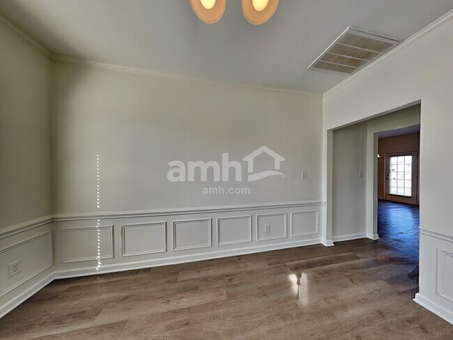 Building Photo - 1361 Pondhaven Dr