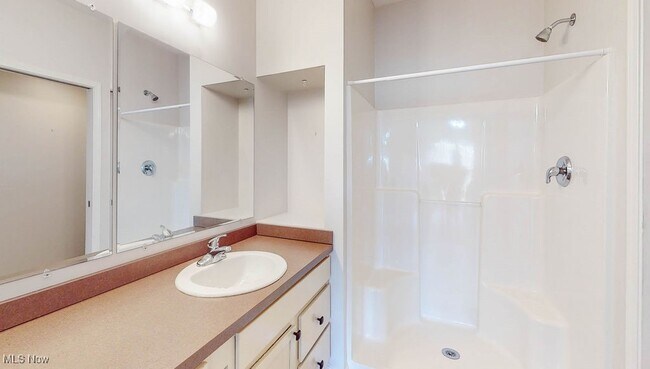 Building Photo - 4586 Creekside Dr