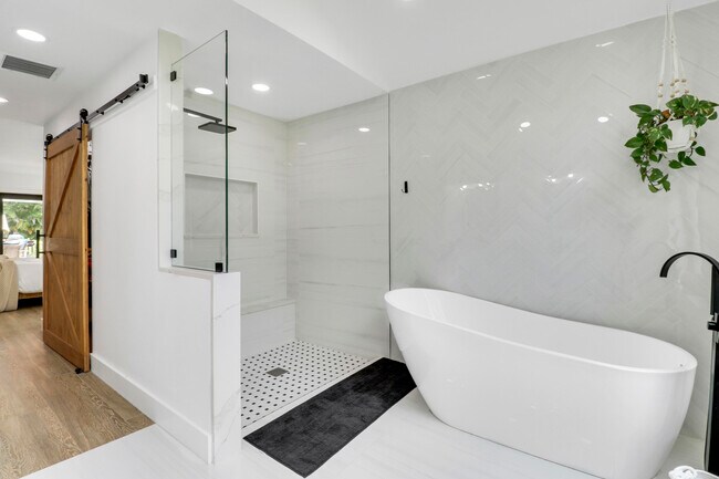 Building Photo - 15316 75th Way N