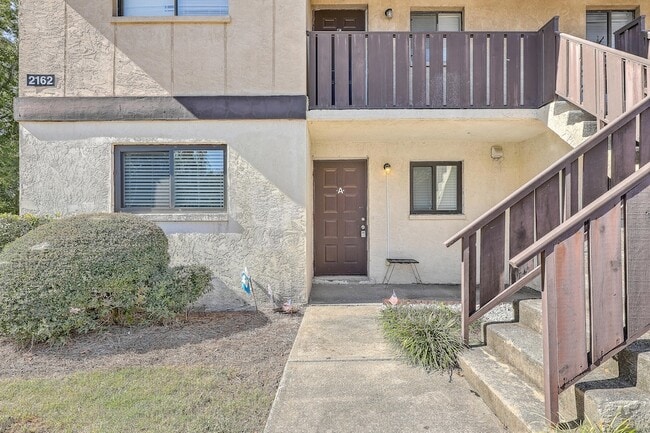 Building Photo - 2162 Bees Ferry Rd