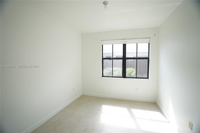 Building Photo - 10464 NW 61 Ln.