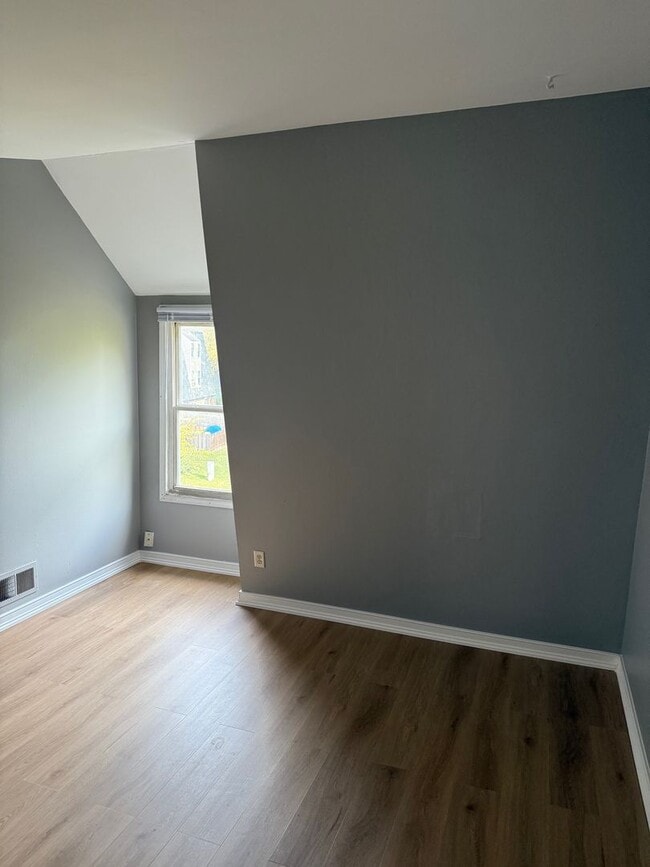 Building Photo - 3 Bed/1.5 Bath Condo for Rent!!