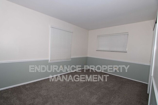 Building Photo - 1184 Holz Ave