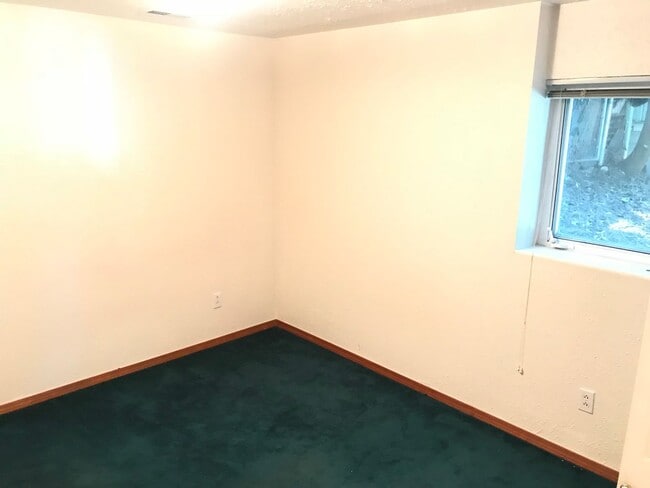 Building Photo - Spacious 3 bedroom **Coming Soon**