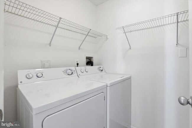 Building Photo - 1783 Jonathan Way