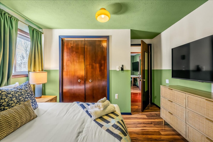 Building Photo - 157 Seminole Trail