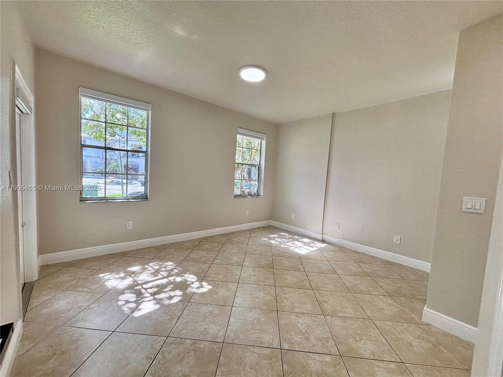 Building Photo - 741 SW 148th Ave