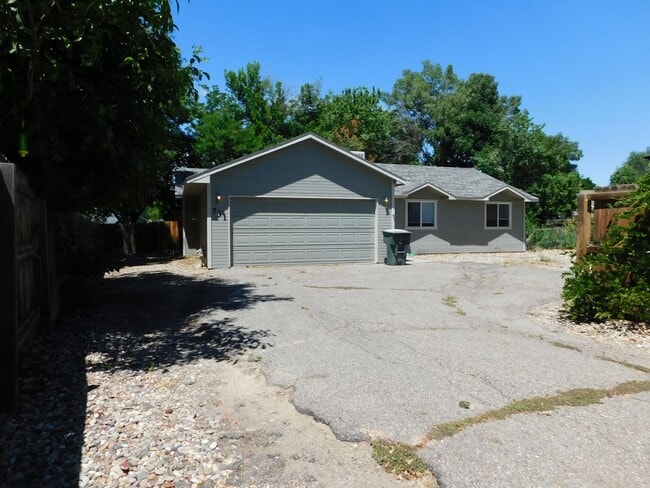 Building Photo - Spacious Home in N Grand Junction