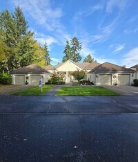 Building Photo - ***PENDING APPLICATIONS***2 Bedroom 1.75 B...