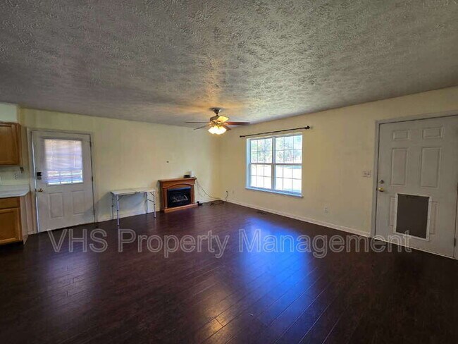 Building Photo - 10989 Muddy Run Ln