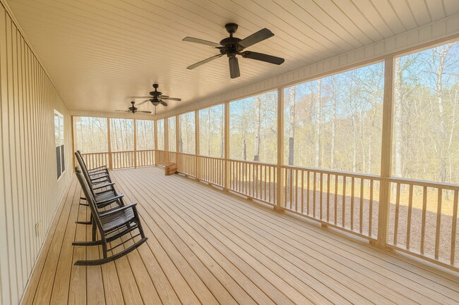 Building Photo - 736 River N Blvd