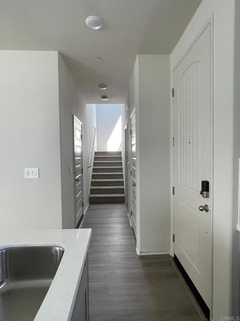 Building Photo - 28325 Via Moscotel