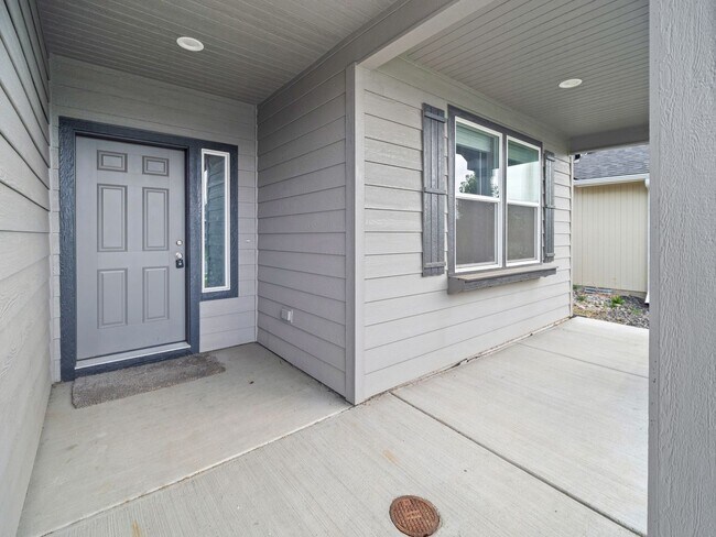 Building Photo - 13519 E Olympic Ave