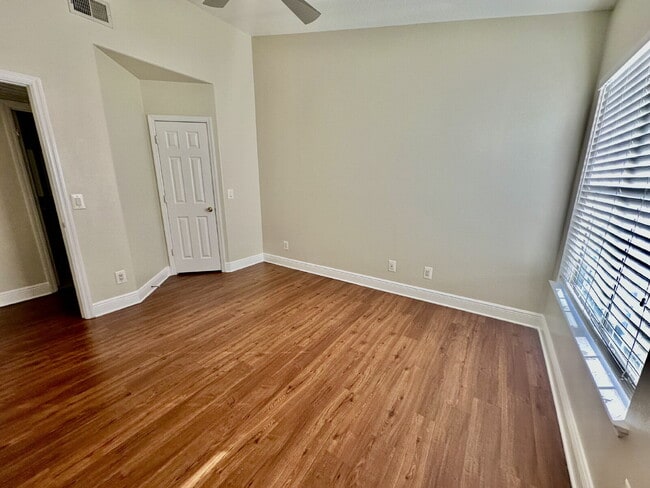 Building Photo - One Bedroom Renovated Condo at Plantation Point!