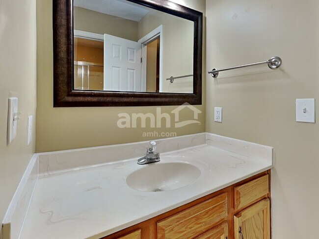 Building Photo - 368 Locust Forge Ln