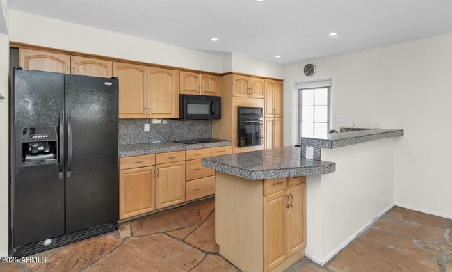 Building Photo - 439 E Malibu Dr