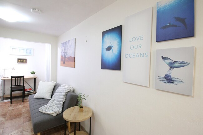 Primary Photo - 2430 Alki Ave SW