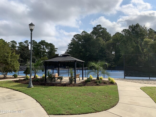 Building Photo - 604 Creekway Cir SE