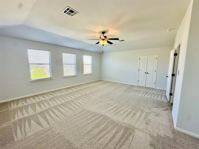 Building Photo - 2800 Canyon Valley Run