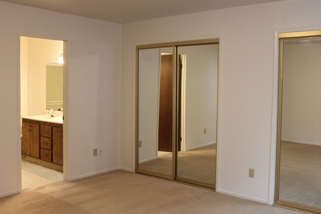 Building Photo - 3 Bedroom Home in Sebastopol