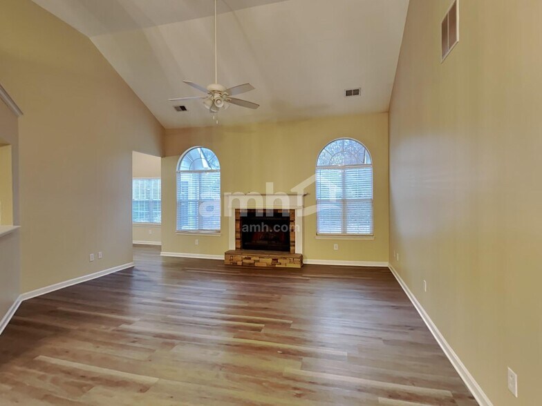 Building Photo - 115 Brookhaven Ln