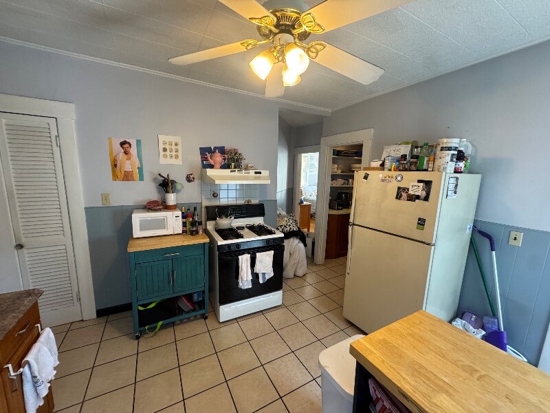 Building Photo - 127 Walnut St