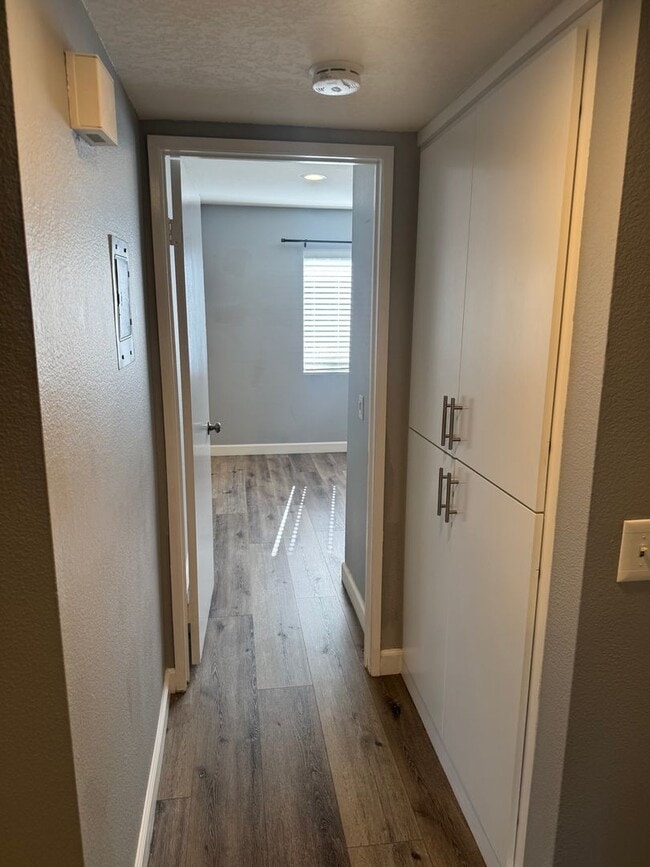 Building Photo - 25941 Montemar
