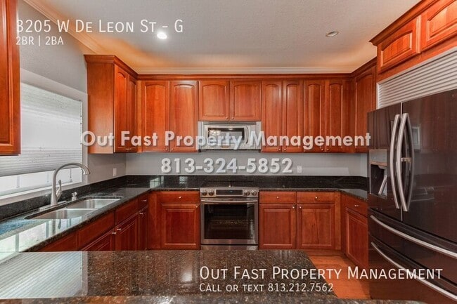 Building Photo - 3205 W De Leon St