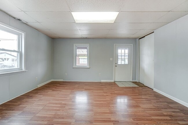 Building Photo - 29 N Main St