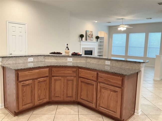 Building Photo - 6 Dragon Hill Pl