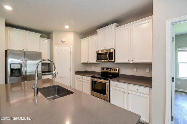 Building Photo - 6918 Oden Creek Ct