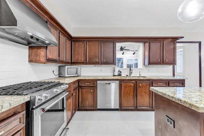 Building Photo - 1127 Barkston Dr