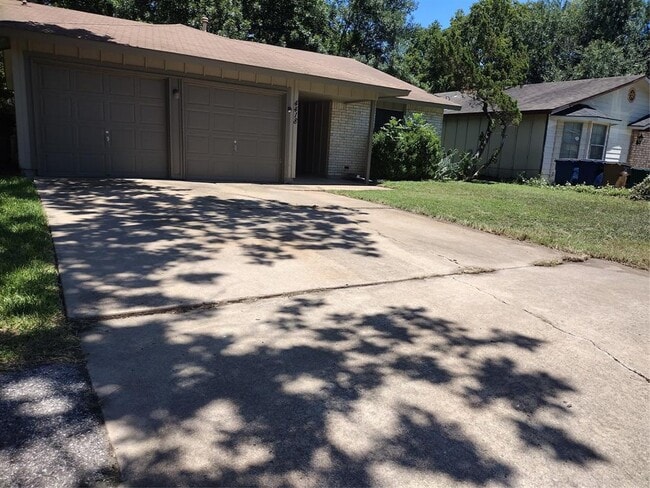 Primary Photo - 4418 Dove Dr