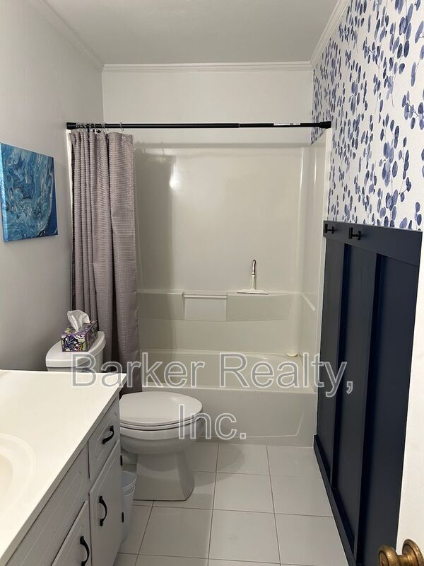 Building Photo - 1215 Collington Dr