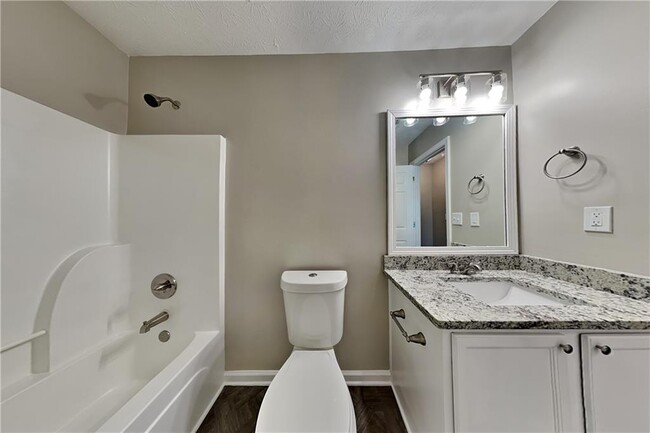 Building Photo - 405 Aristocrat Dr SW