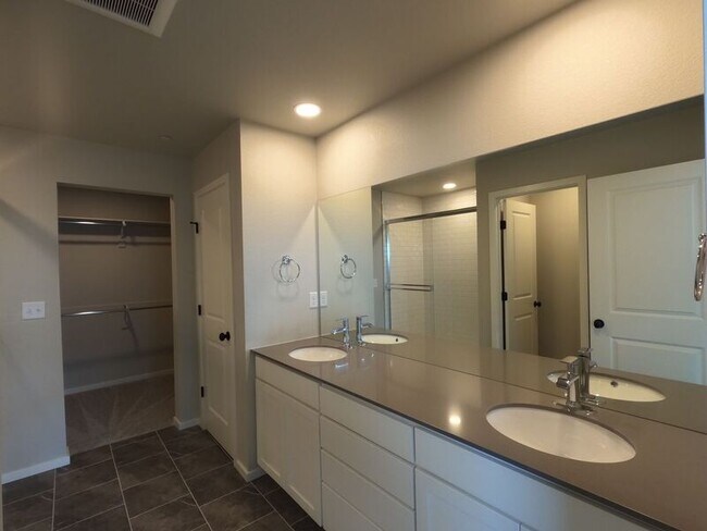 Building Photo - 2814 Barnstormer St