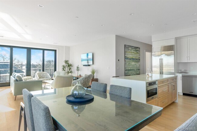 Building Photo - 123 Sterling Ave