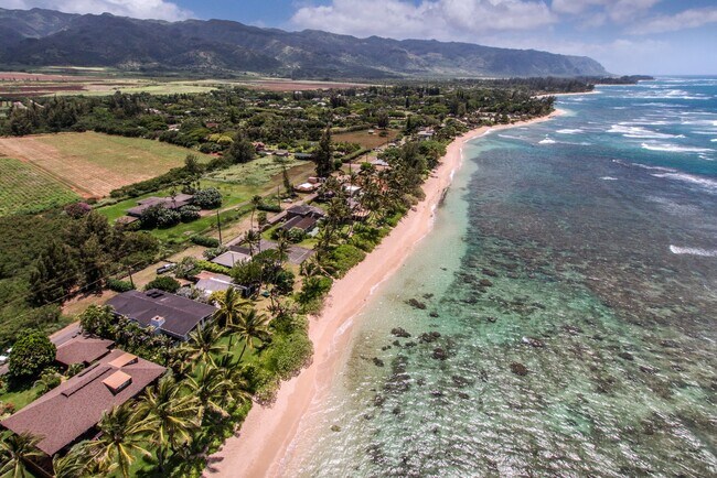 Building Photo - Hawaii Life Presents Modern Mokuleia Beachfront Luxury 4 bedroom 3 Bath