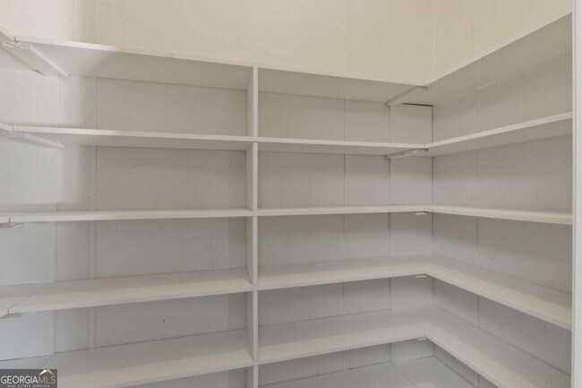 Building Photo - 5320 Long Branch Rd