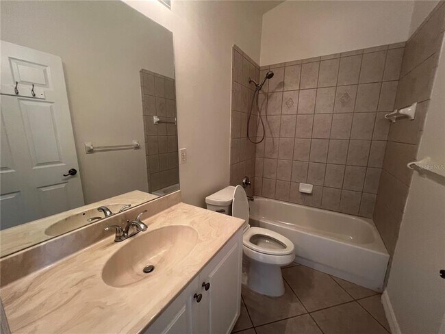 Building Photo - 4396 Fairway Dr