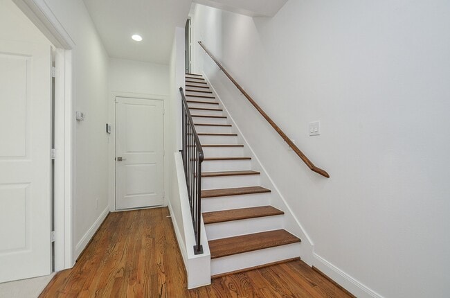 Building Photo - 1245 Bonner St