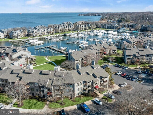 Building Photo - 7024 Channel Village Ct